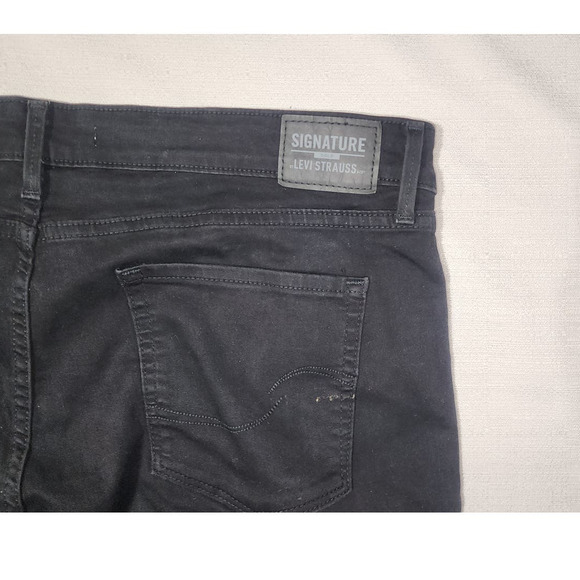 signature by Levi's Strauss W34 L32 totally shaping straight - Picture 7 of 8